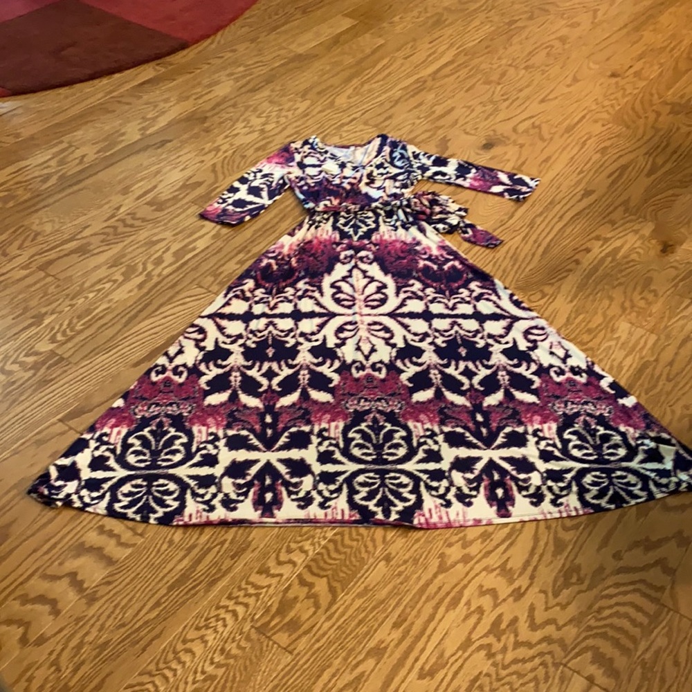 New gorgeous maxi dress.